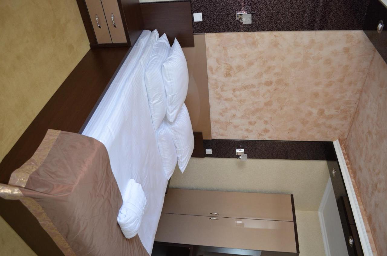 Ustʼ-Kamenogorsk Mereke Hotel מראה חיצוני תמונה