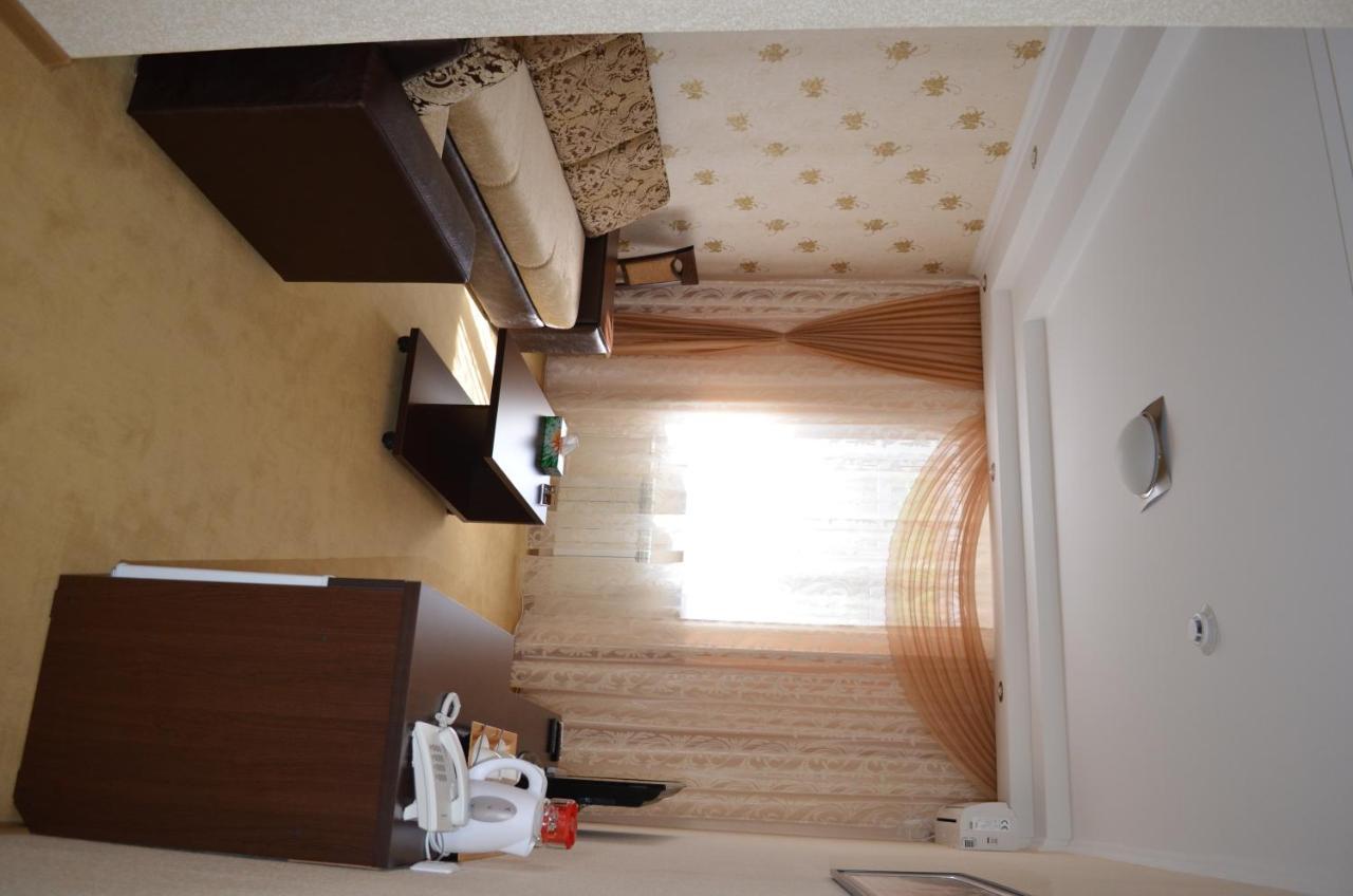 Ustʼ-Kamenogorsk Mereke Hotel מראה חיצוני תמונה