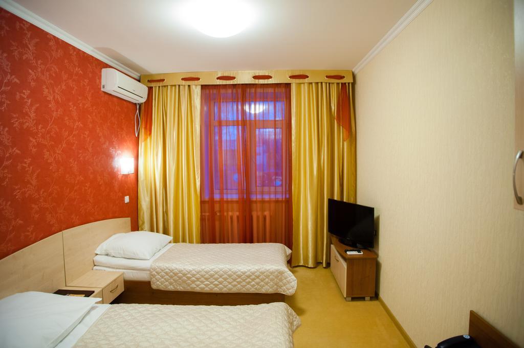 Ustʼ-Kamenogorsk Mereke Hotel מראה חיצוני תמונה