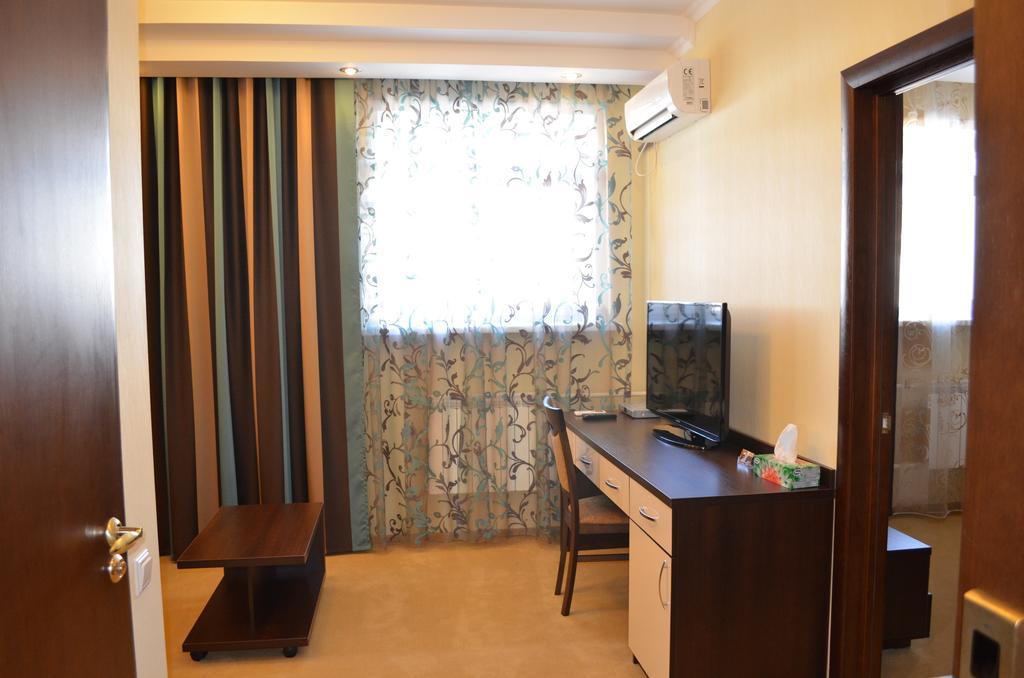 Ustʼ-Kamenogorsk Mereke Hotel חדר תמונה