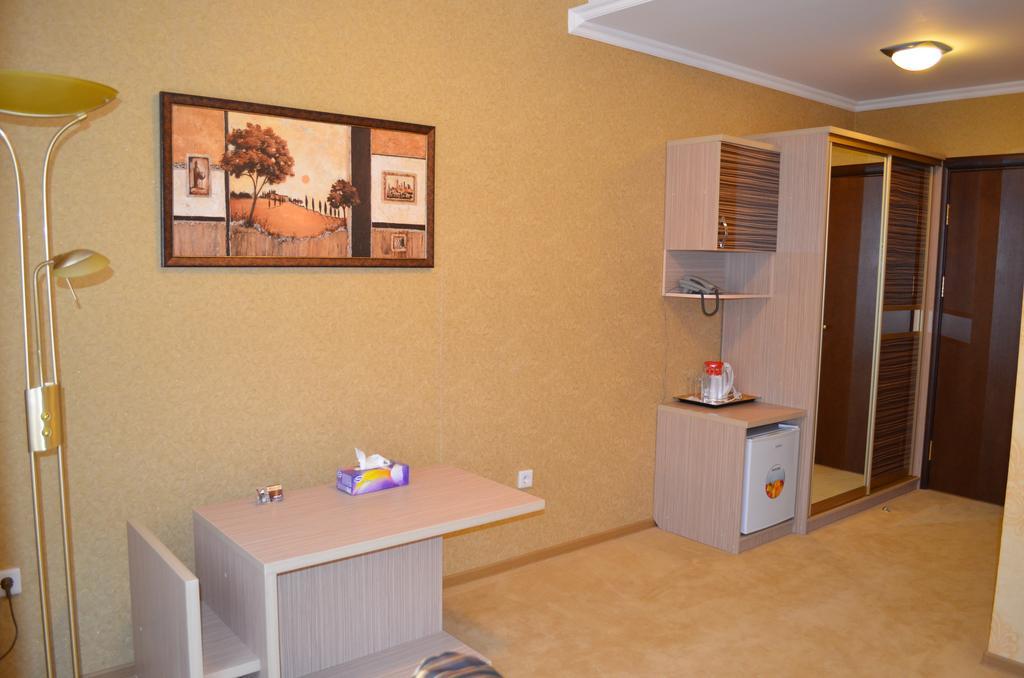 Ustʼ-Kamenogorsk Mereke Hotel חדר תמונה