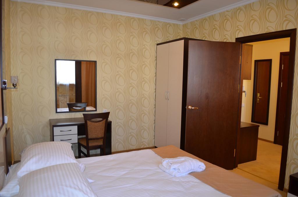 Ustʼ-Kamenogorsk Mereke Hotel חדר תמונה