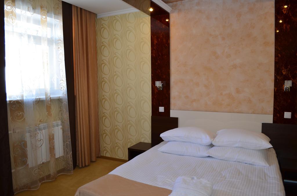 Ustʼ-Kamenogorsk Mereke Hotel חדר תמונה