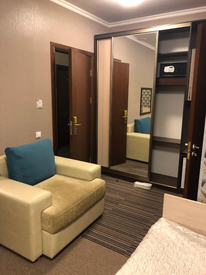 Ustʼ-Kamenogorsk Mereke Hotel מראה חיצוני תמונה